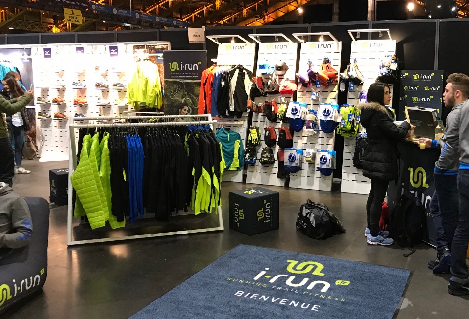 I-Run Shoes textile and accessories displays 7