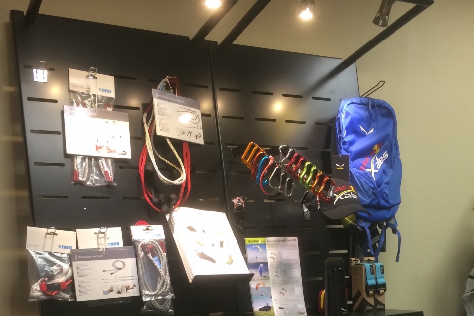 Fly Neo textiles paraglider accessories displays