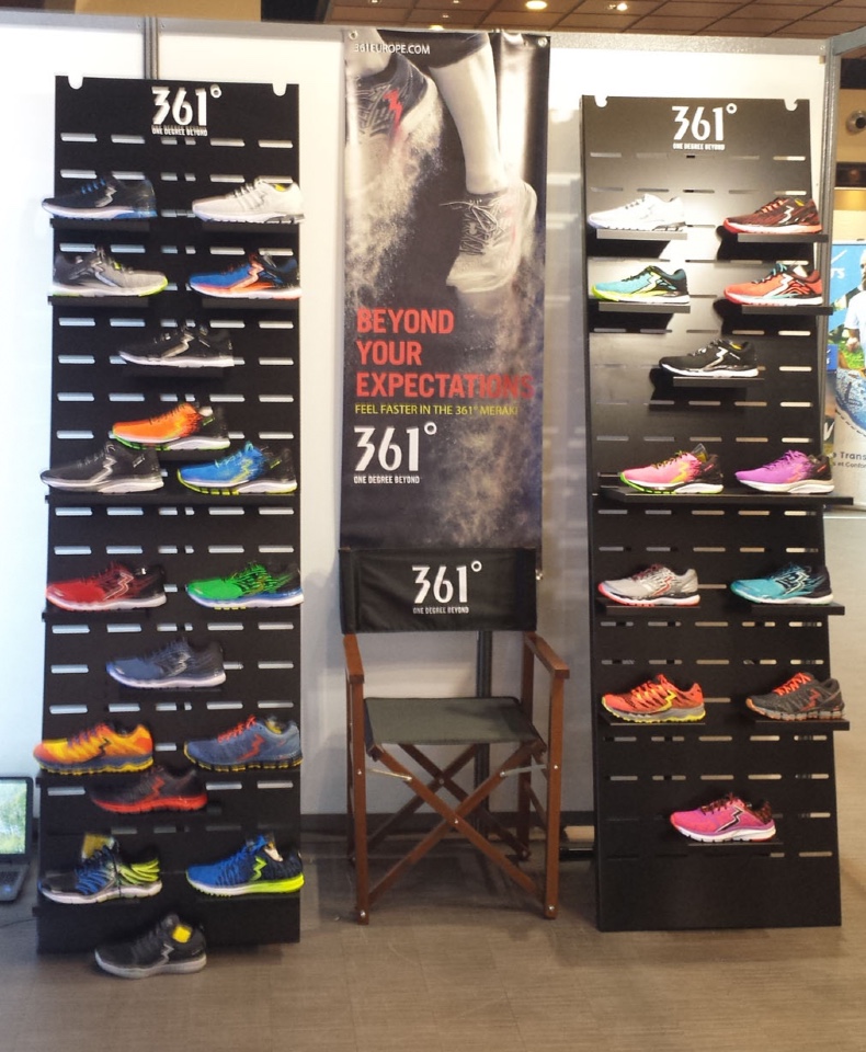 361° running shoes displays 5