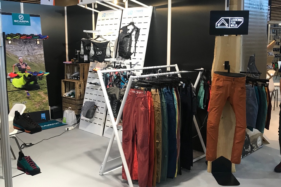 Ultimate Direction textile bags and mountain accessories displays
