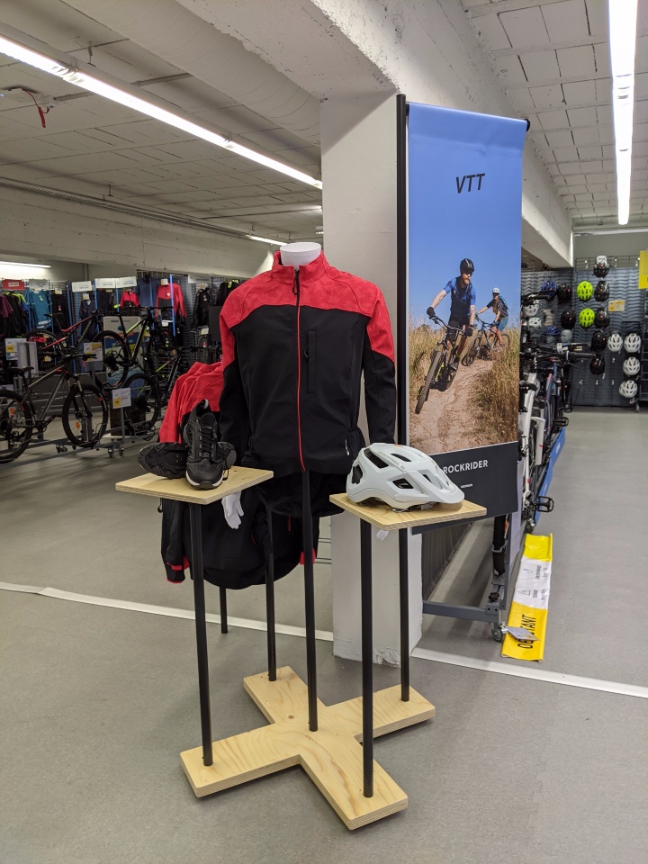 Decathlon cycle textile and accessories displays 4