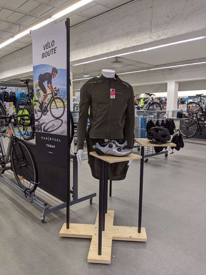 Decathlon cycle textile and accessories displays 7