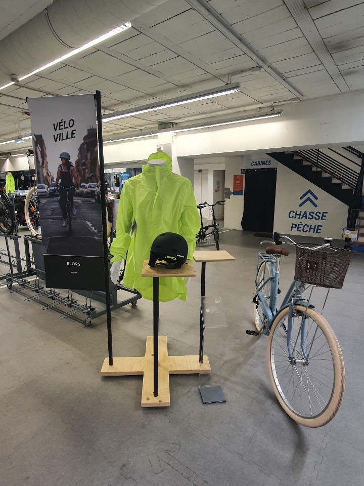Decathlon cycle textile and accessories displays 12