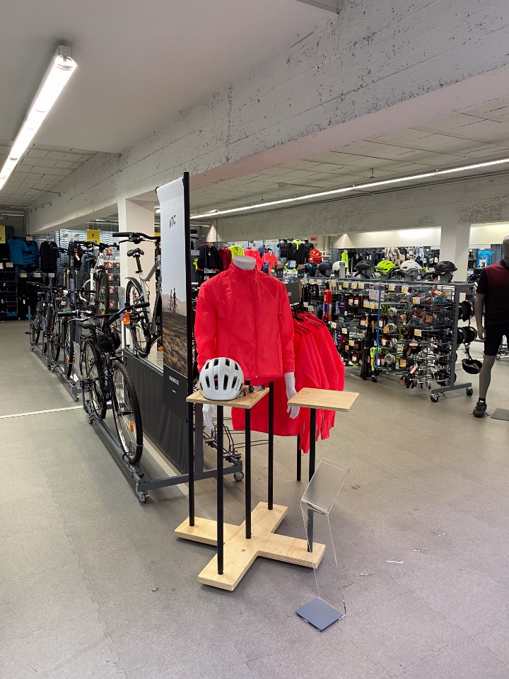 Decathlon cycle textile and accessories displays 15