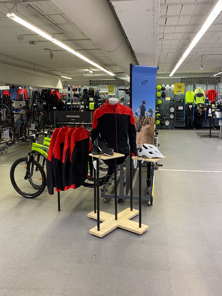 Decathlon cycle textile and accessories displays 17