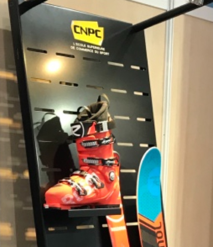 CNPC ski shoes documentation display 1