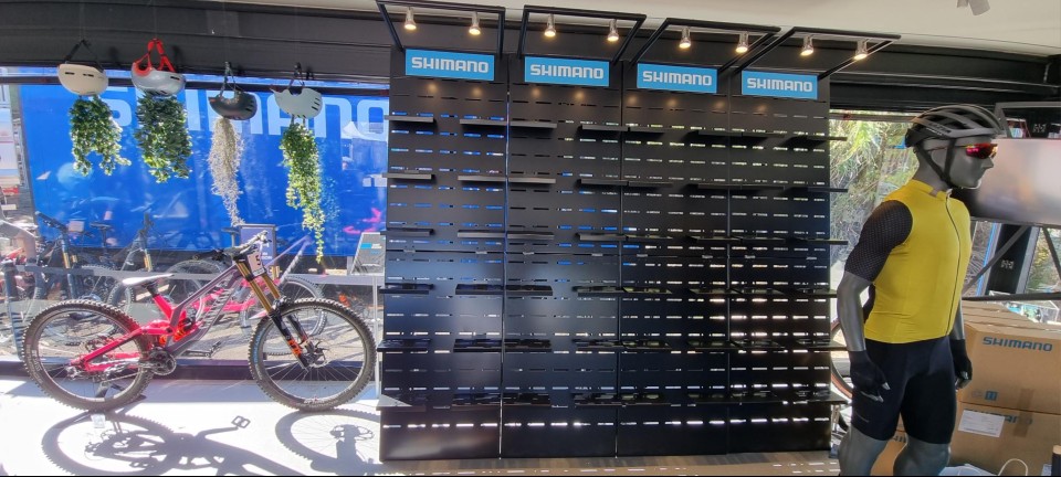 Shimano cycle wheels shoes displays 6