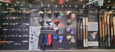 Scott skis and cycle accessories displays