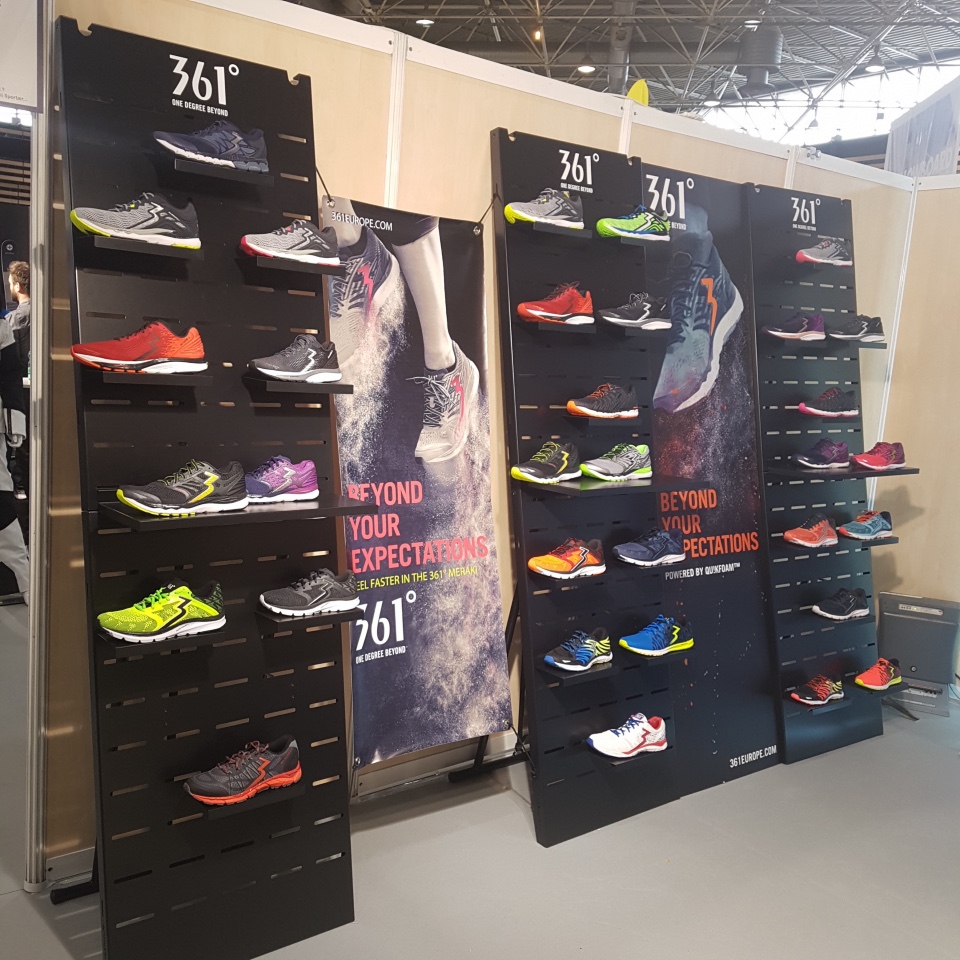 Road Runner Sports Reviews, Ratings | Shoe Stores near 2555 W 75th St,  Naperville, IL, United States