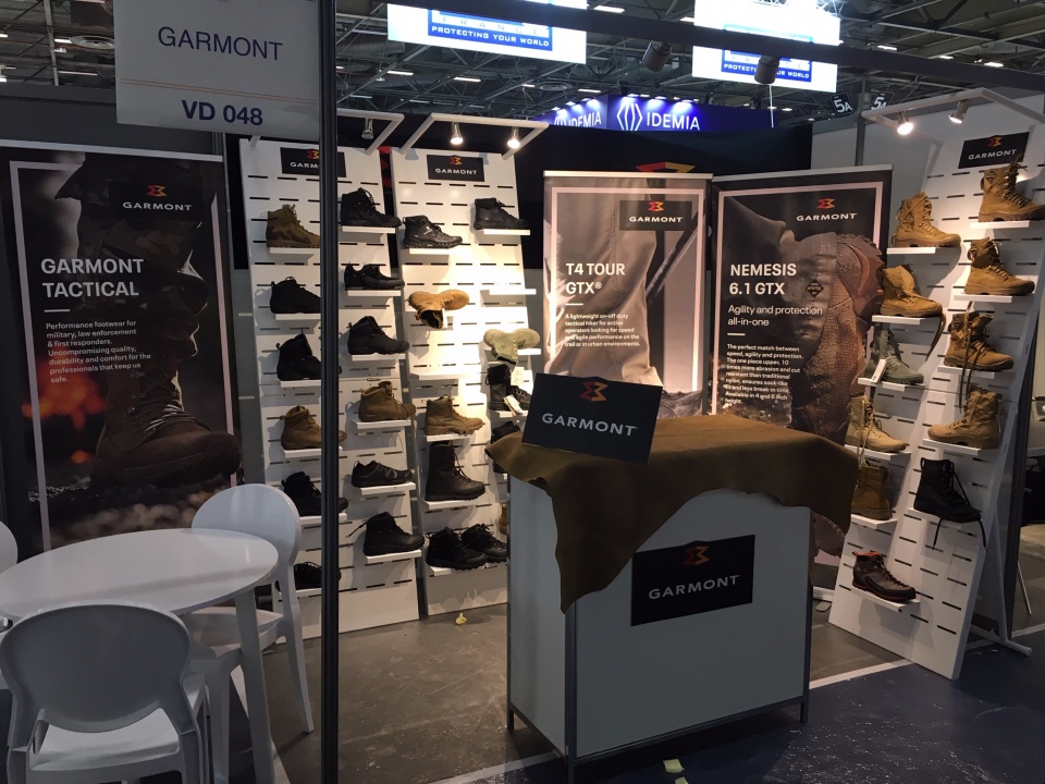 Garmont shoes displays 4