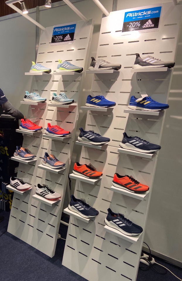 Alltricks shoes displays 1