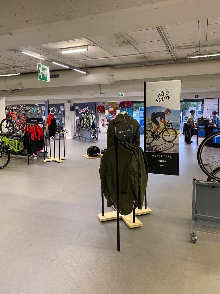 Decathlon cycle textile and accessories displays 16