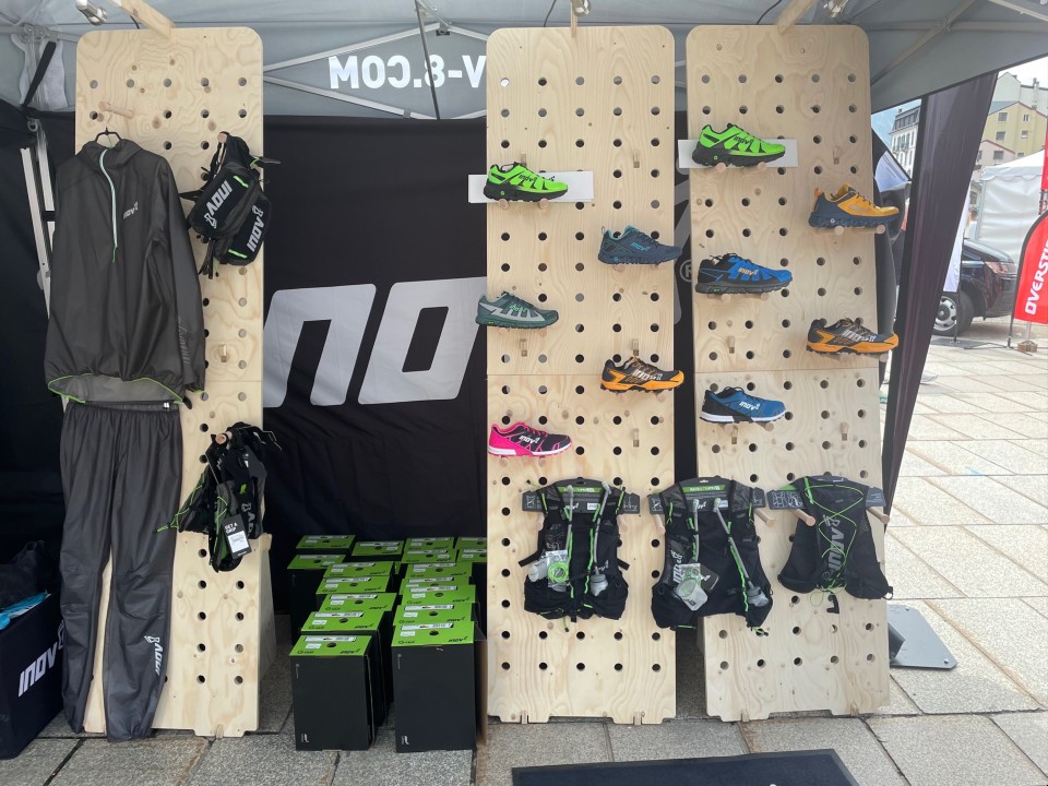 Inov trail accessories displays 1