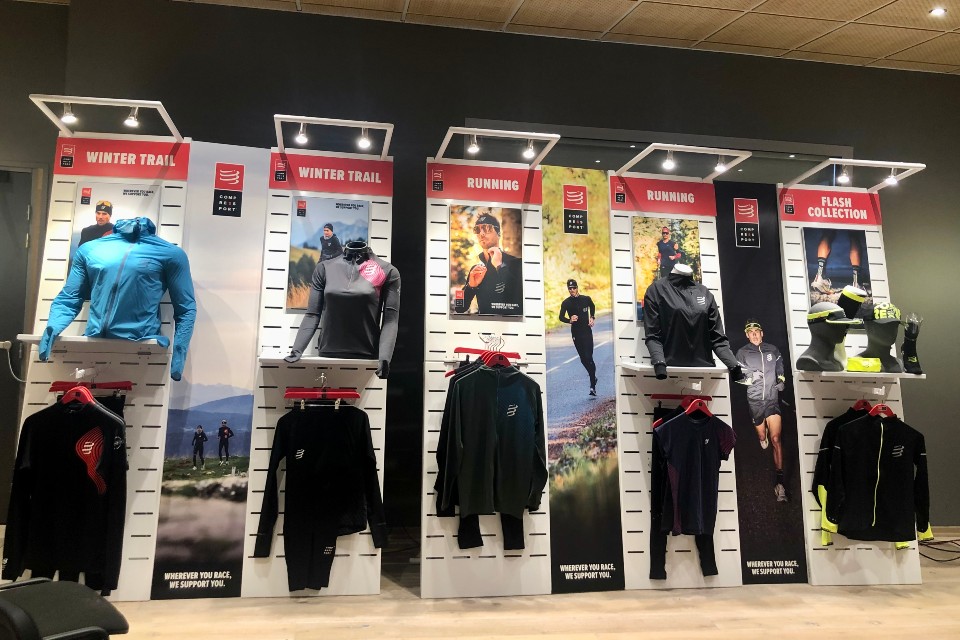 Compressport trail running textile displays