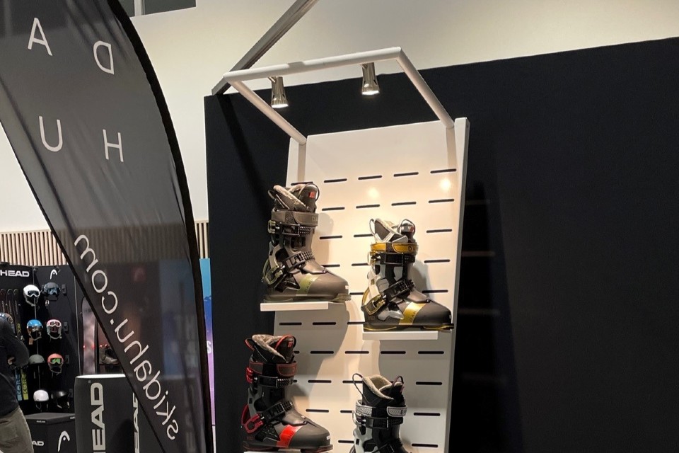 Dahu ski shoes display