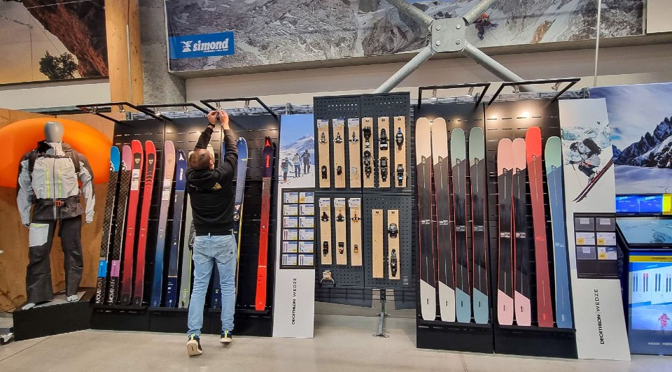 Decathlon Passy's skis have never been installed with so much style ⛷️ !