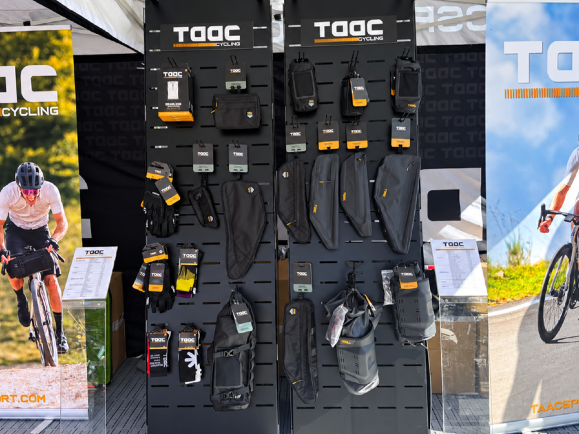 Mandelli: a modular display solution showcasing multiple cycling brands