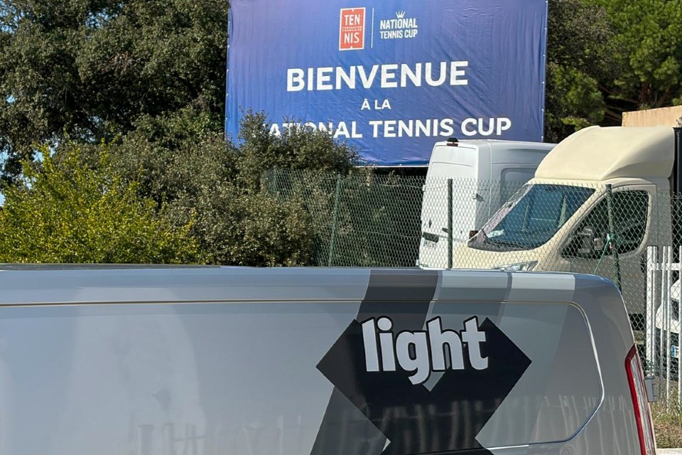Wilson at the NTC: X.Light installs the brand’s stand in Cap d’Agde
